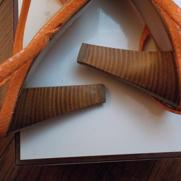 Like New Coach Sandals in Tangerine printed Python Leather SZ 8B - Picture 9 of 13